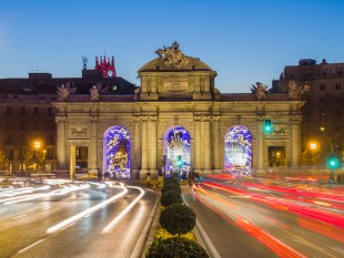 Puerta de Alcala de Madrid de noche